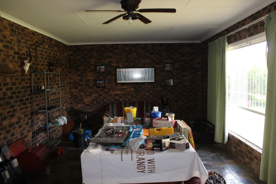 5 Bedroom Property for Sale in Deneysville Free State